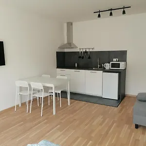 Apartament Brand New #62 With Free Secure Parking In The Center, Praga